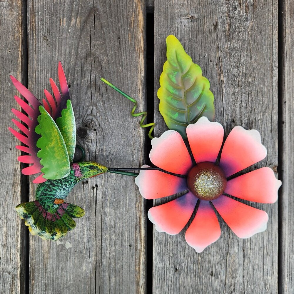 Colorful Metal/Resin Hummingbird With Pink Flower Wall/Fence Decor